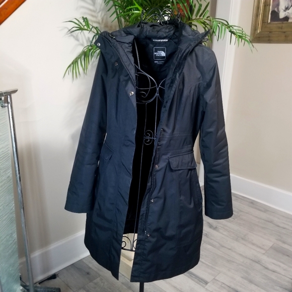 The North Face Jackets & Blazers - The North Face Black Parka. Size: XS.